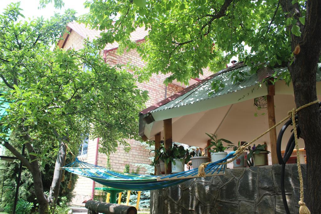 Guest House Visit Cholpon-Ata Esterno foto